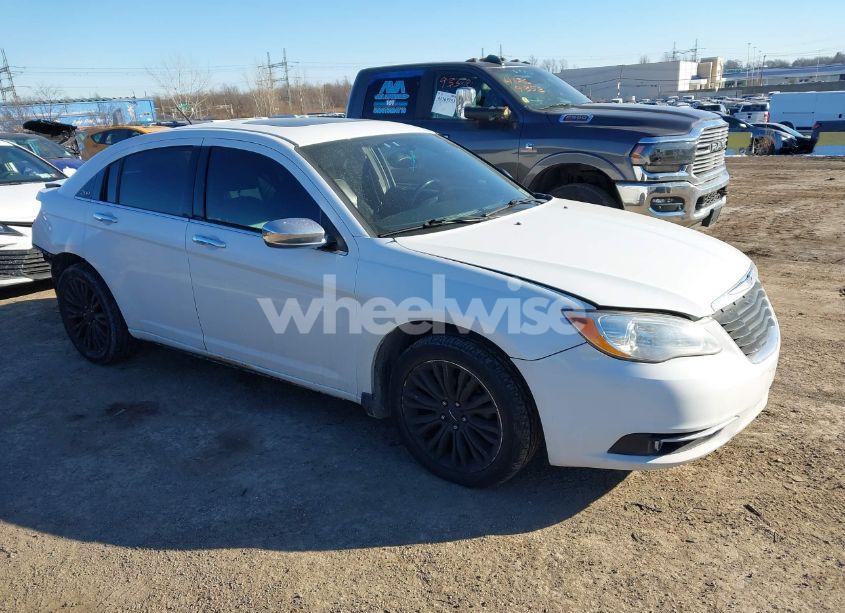 2011 Chrysler 200 LIMITED (VIN 1C3BC2FB3BN569908) main photo