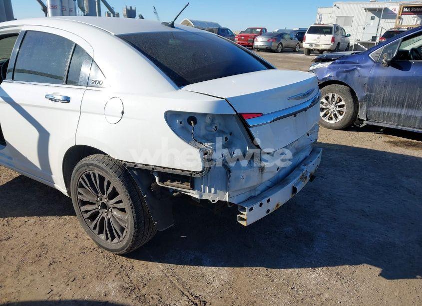 Photo 13 of 2011 Chrysler 200 LIMITED (VIN 1C3BC2FB3BN569908)