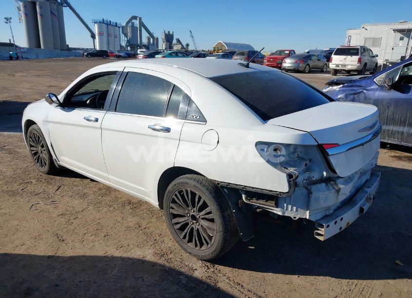 Photo 3 of 2011 Chrysler 200 LIMITED (VIN 1C3BC2FB3BN569908)