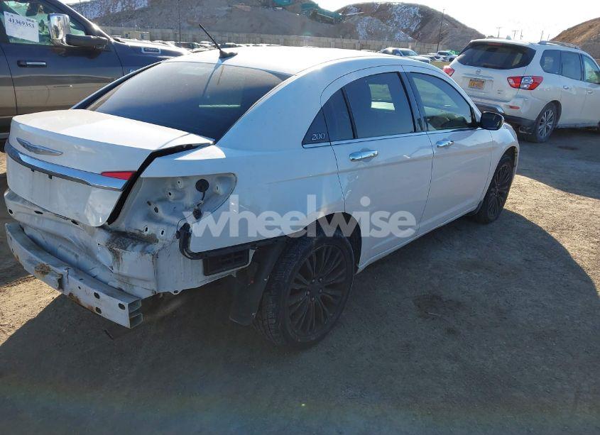 Photo 4 of 2011 Chrysler 200 LIMITED (VIN 1C3BC2FB3BN569908)