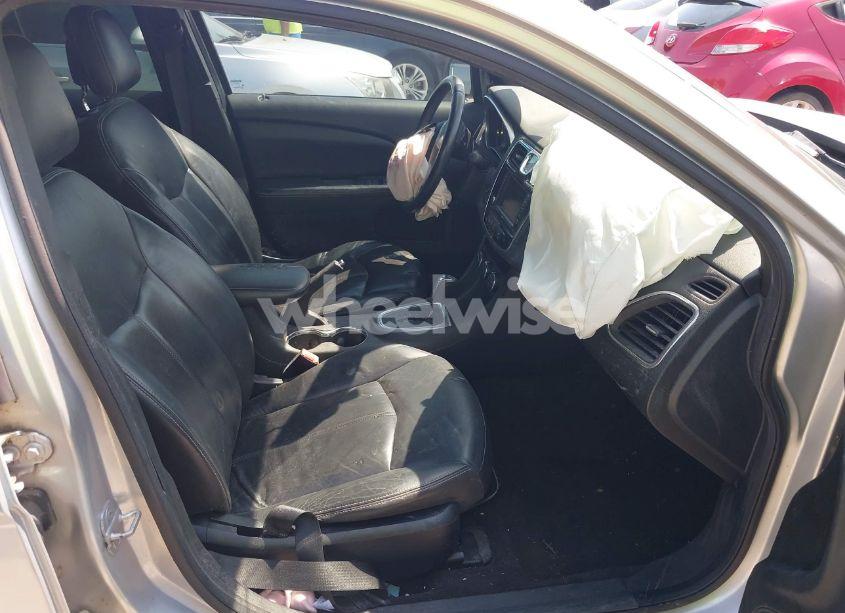 Photo 5 of 2011 Chrysler 200 LIMITED (VIN 1C3BC2FB4BN501133)