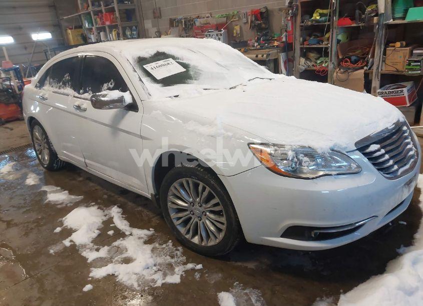 2011 Chrysler 200 LIMITED (VIN 1C3BC2FB5BN571269) main photo