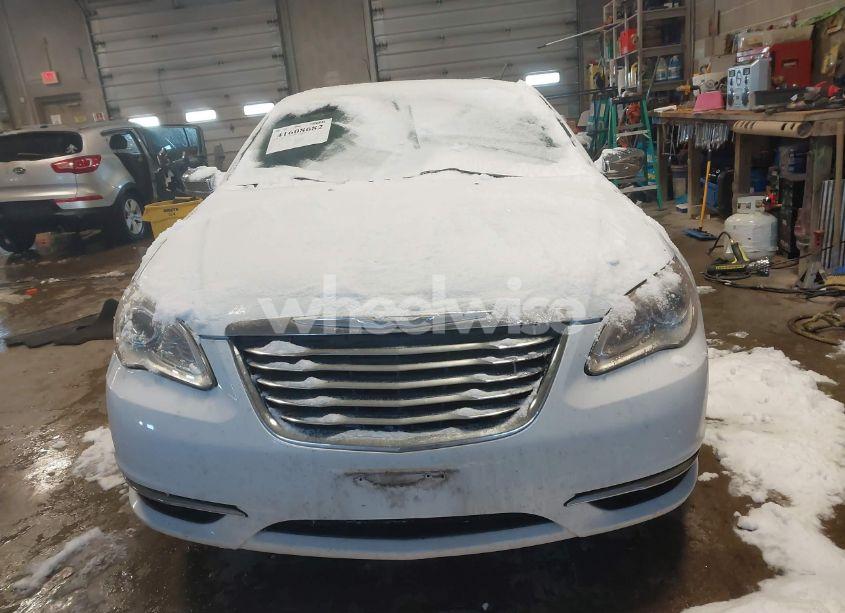 Photo 13 of 2011 Chrysler 200 LIMITED (VIN 1C3BC2FB5BN571269)