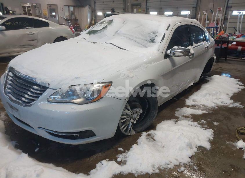 Photo 2 of 2011 Chrysler 200 LIMITED (VIN 1C3BC2FB5BN571269)