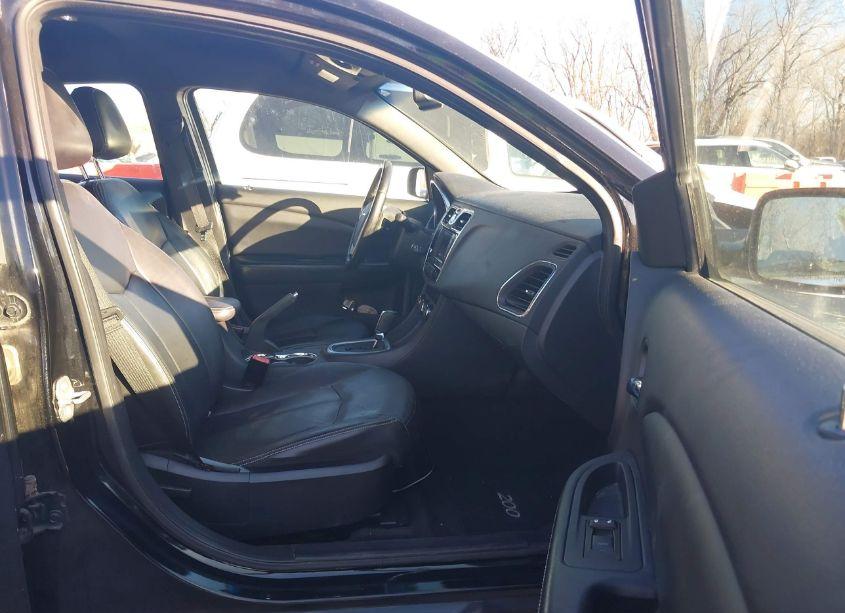 Photo 5 of 2011 Chrysler 200 LIMITED (VIN 1C3BC2FB6BN551340)