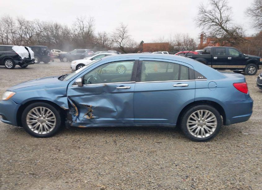 Photo 14 of 2011 Chrysler 200 LIMITED (VIN 1C3BC2FB7BN601517)