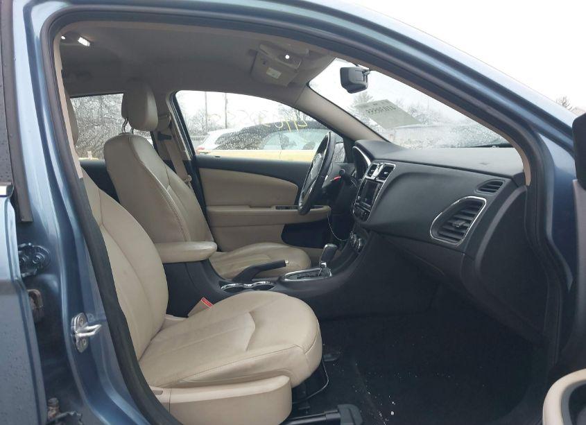 Photo 5 of 2011 Chrysler 200 LIMITED (VIN 1C3BC2FB7BN601517)