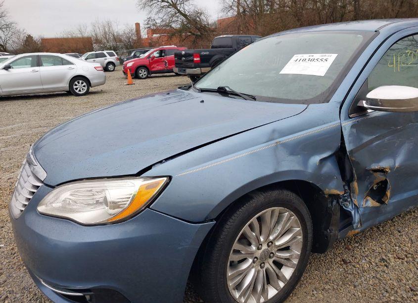 Photo 6 of 2011 Chrysler 200 LIMITED (VIN 1C3BC2FB7BN601517)