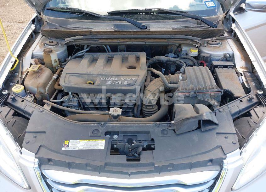 Photo 10 of 2011 Chrysler 200 LIMITED (VIN 1C3BC2FB8BN580435)