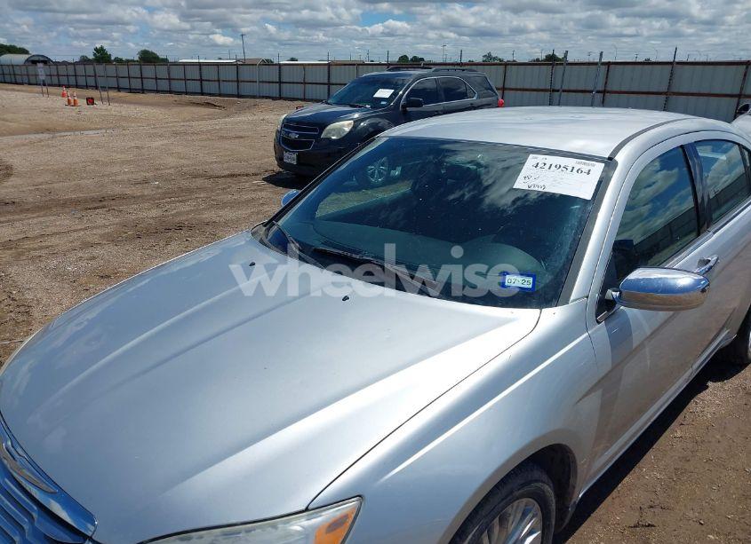 Photo 6 of 2011 Chrysler 200 LIMITED (VIN 1C3BC2FB8BN580435)