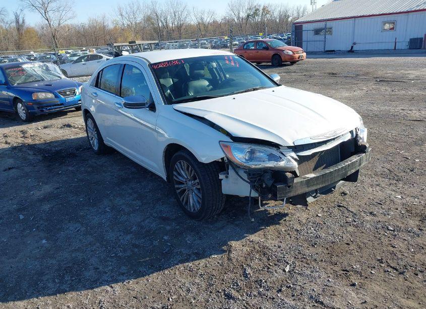 2011 Chrysler 200 LIMITED (VIN 1C3BC2FB9BN500947) main photo