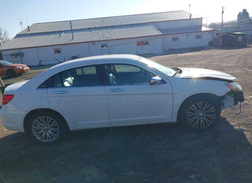 Photo 13 of 2011 Chrysler 200 LIMITED (VIN 1C3BC2FB9BN500947)
