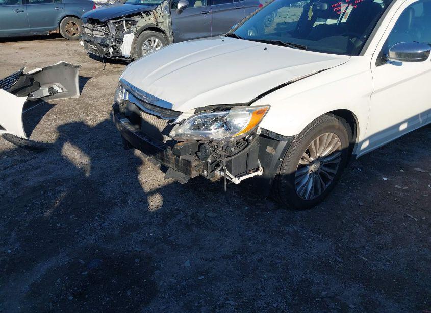 Photo 6 of 2011 Chrysler 200 LIMITED (VIN 1C3BC2FB9BN500947)