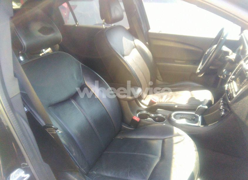 Photo 5 of 2011 Chrysler 200 LIMITED (VIN 1C3BC2FG0BN516384)