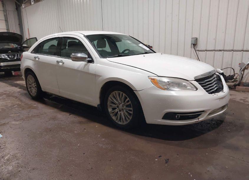2011 Chrysler 200 LIMITED (VIN 1C3BC2FG1BN505927) main photo