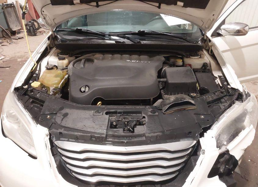 Photo 10 of 2011 Chrysler 200 LIMITED (VIN 1C3BC2FG1BN505927)