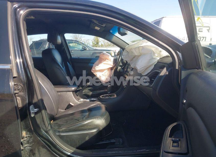 Photo 5 of 2011 Chrysler 200 LIMITED (VIN 1C3BC2FG3BN571105)