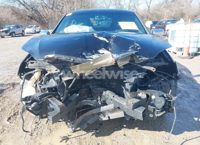 Photo 6 of 2011 Chrysler 200 LIMITED (VIN 1C3BC2FG3BN571105)