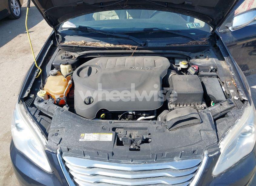 Photo 10 of 2011 Chrysler 200 LIMITED (VIN 1C3BC2FG4BN526741)