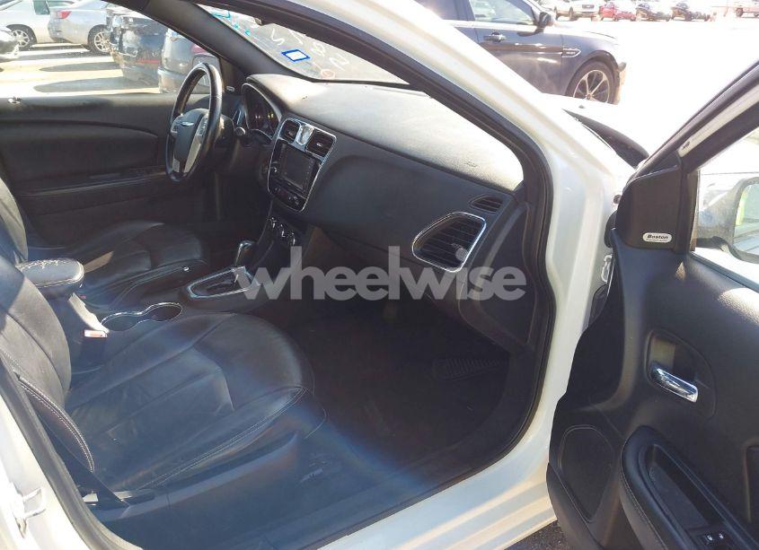 Photo 5 of 2011 Chrysler 200 LIMITED (VIN 1C3BC2FG4BN583036)