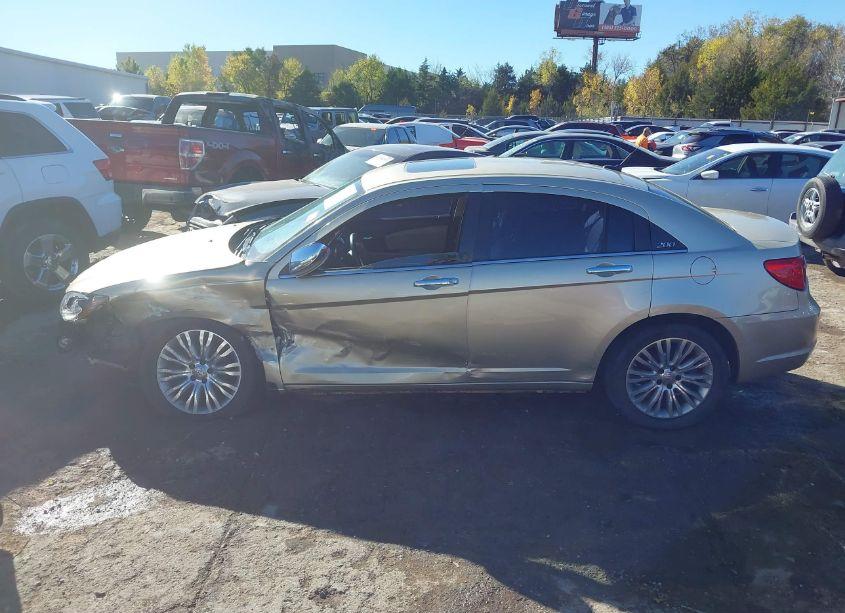 Photo 14 of 2011 Chrysler 200 LIMITED (VIN 1C3BC2FG5BN505395)