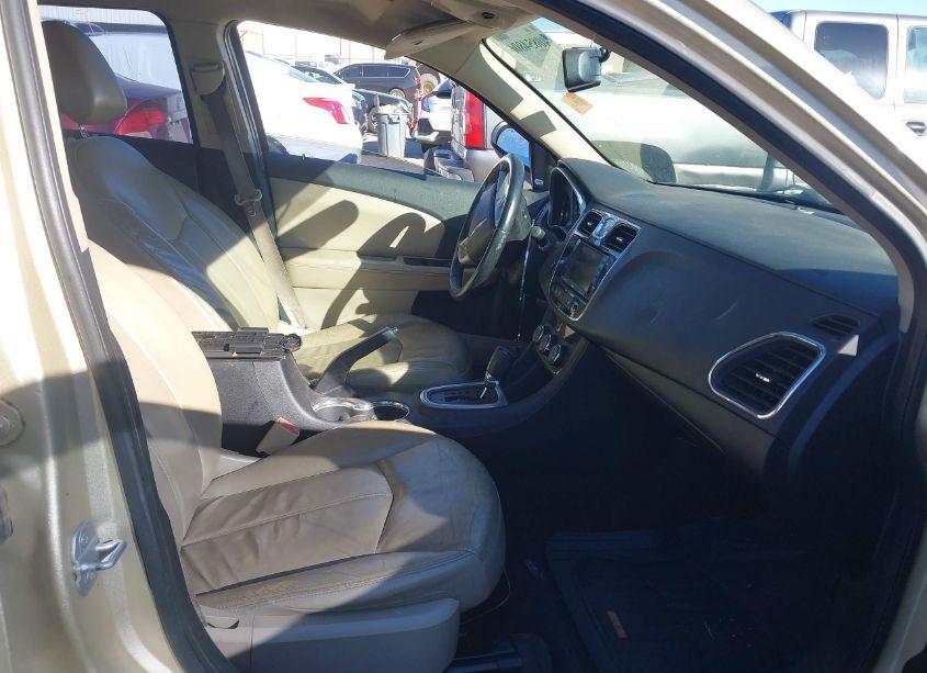 Photo 5 of 2011 Chrysler 200 LIMITED (VIN 1C3BC2FG5BN505395)