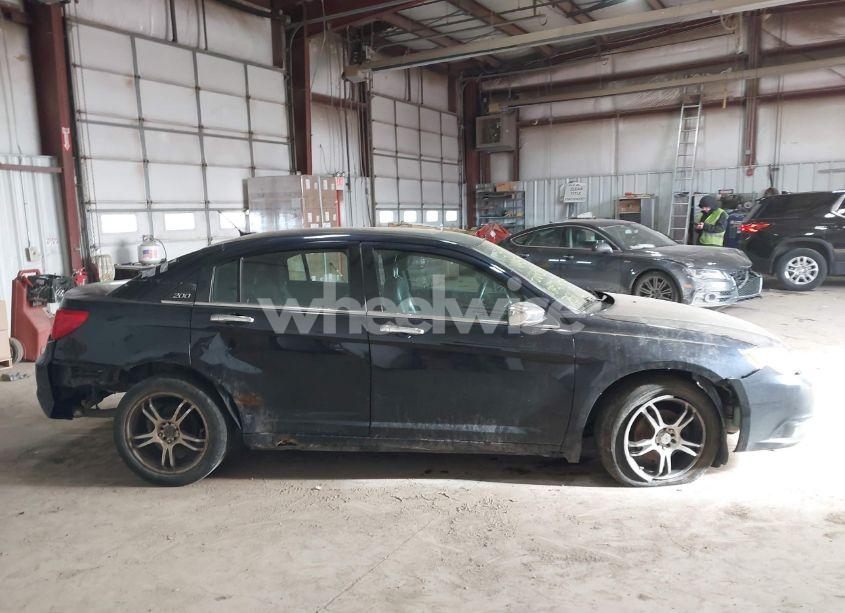 Photo 13 of 2011 Chrysler 200 LIMITED (VIN 1C3BC2FG7BN562102)