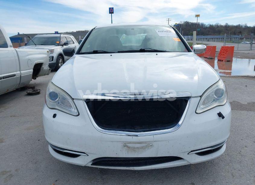 Photo 12 of 2011 Chrysler 200 LIMITED (VIN 1C3BC2FG7BN610603)
