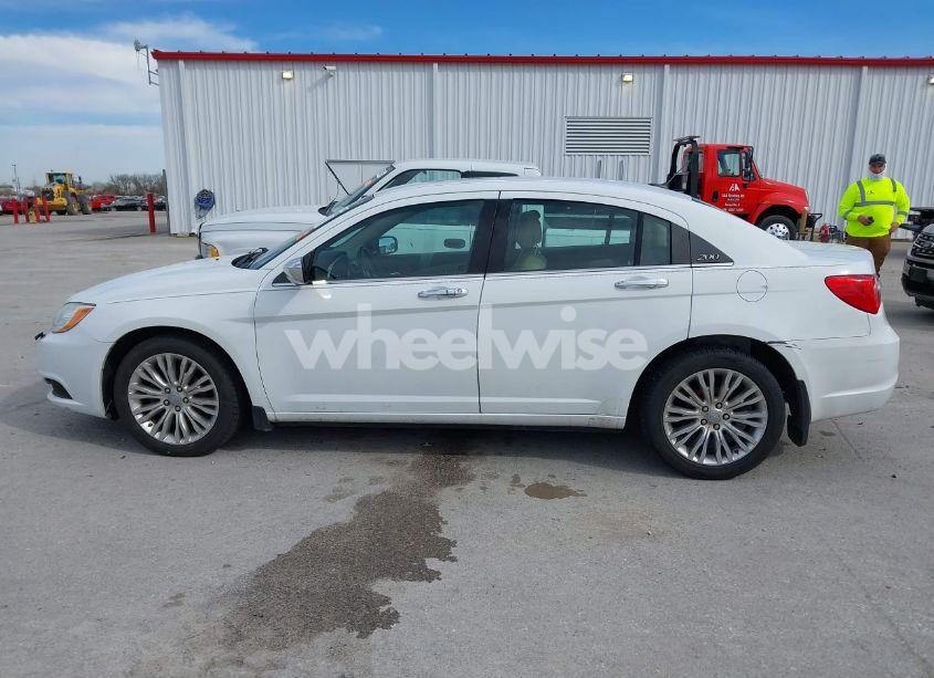 Photo 14 of 2011 Chrysler 200 LIMITED (VIN 1C3BC2FG7BN610603)