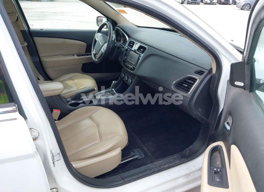 Photo 5 of 2011 Chrysler 200 LIMITED (VIN 1C3BC2FG7BN610603)