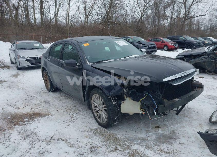 2011 Chrysler 200 LIMITED (VIN 1C3BC2FG9BN527223) main photo