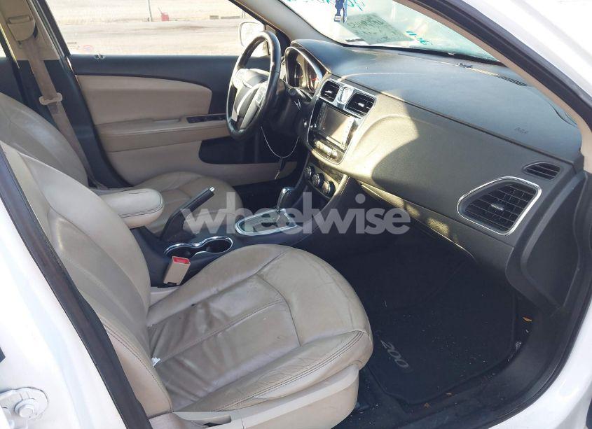 Photo 5 of 2011 Chrysler 200 LIMITED (VIN 1C3BC2FGXBN548114)