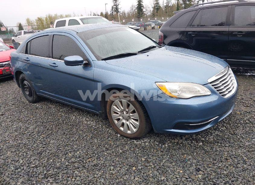 2011 Chrysler 200 LX (VIN 1C3BC4FB1BN539494) main photo