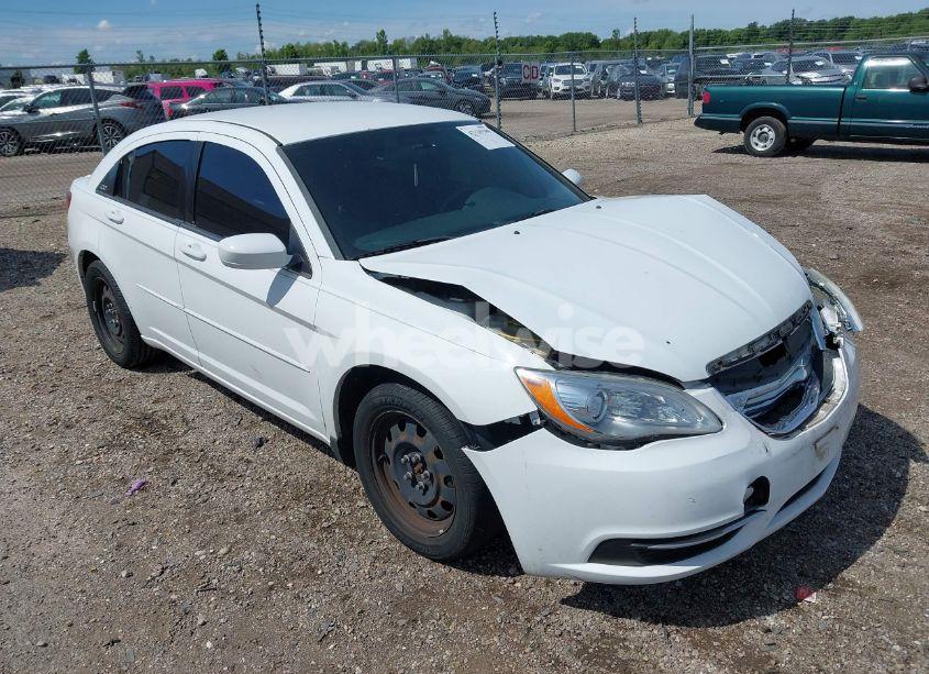 2011 Chrysler 200 LX (VIN 1C3BC4FB2BN558426) main photo