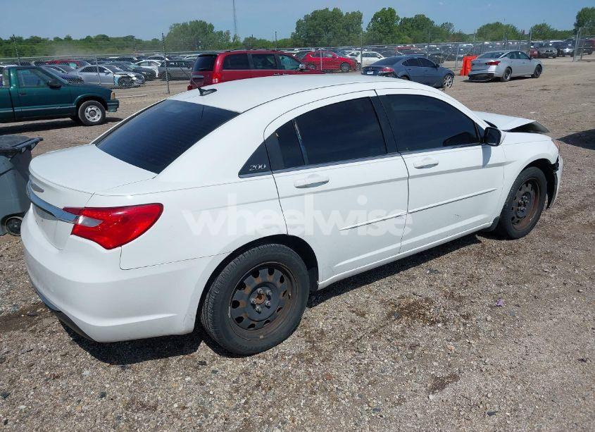 Photo 4 of 2011 Chrysler 200 LX (VIN 1C3BC4FB2BN558426)