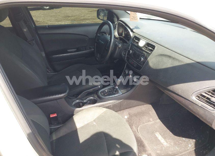 Photo 5 of 2011 Chrysler 200 LX (VIN 1C3BC4FB2BN558426)