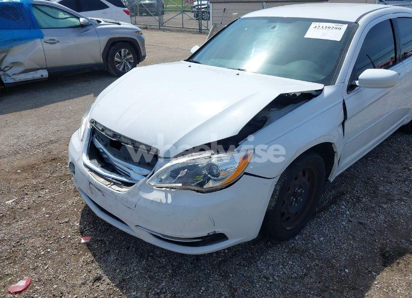 Photo 6 of 2011 Chrysler 200 LX (VIN 1C3BC4FB2BN558426)