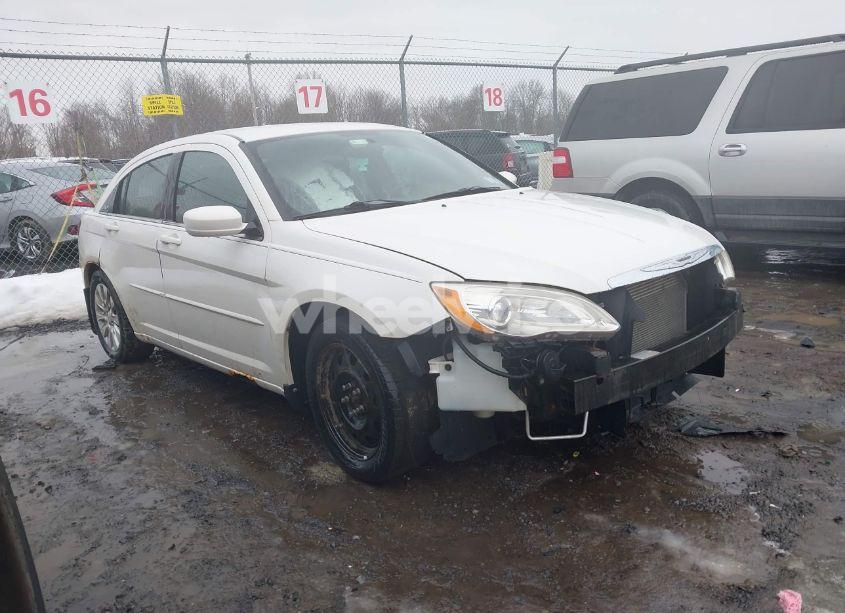 2011 Chrysler 200 LX (VIN 1C3BC4FB6BN521329) main photo