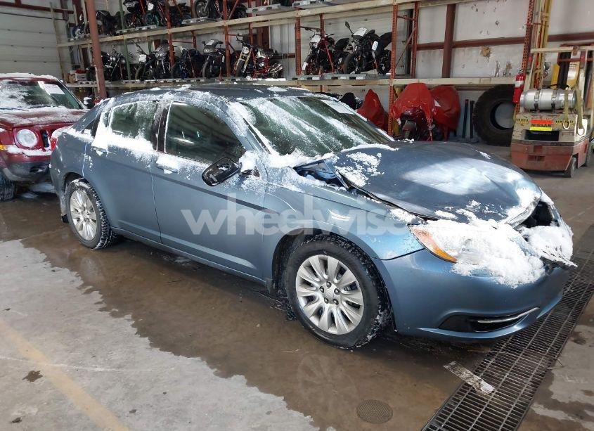 2011 Chrysler 200 LX (VIN 1C3BC4FB9BN568421) main photo