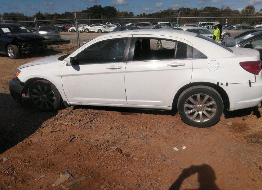 Photo 15 of 2011 Chrysler 200 LX (VIN 1C3BC4FB9BN585610)