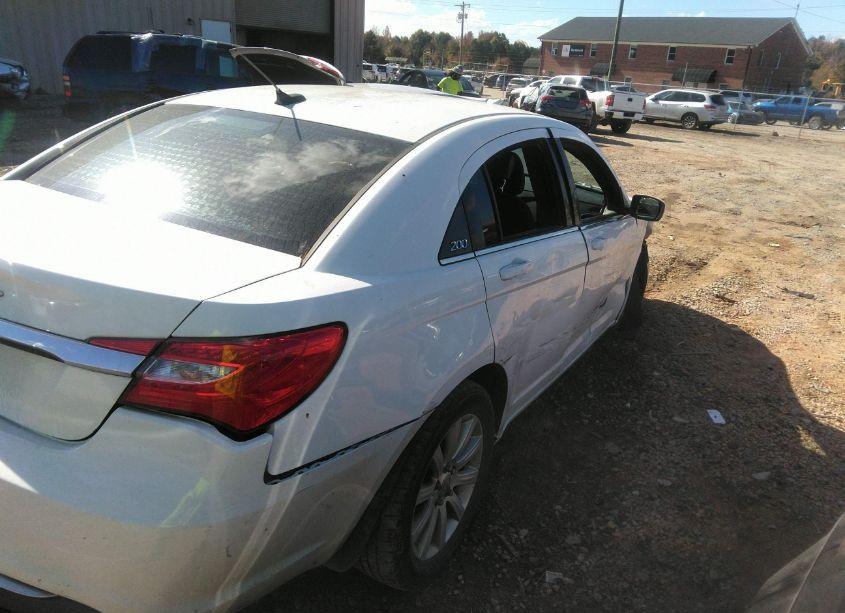 Photo 4 of 2011 Chrysler 200 LX (VIN 1C3BC4FB9BN585610)