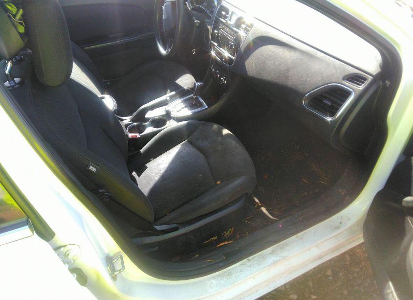 Photo 5 of 2011 Chrysler 200 LX (VIN 1C3BC4FB9BN585610)