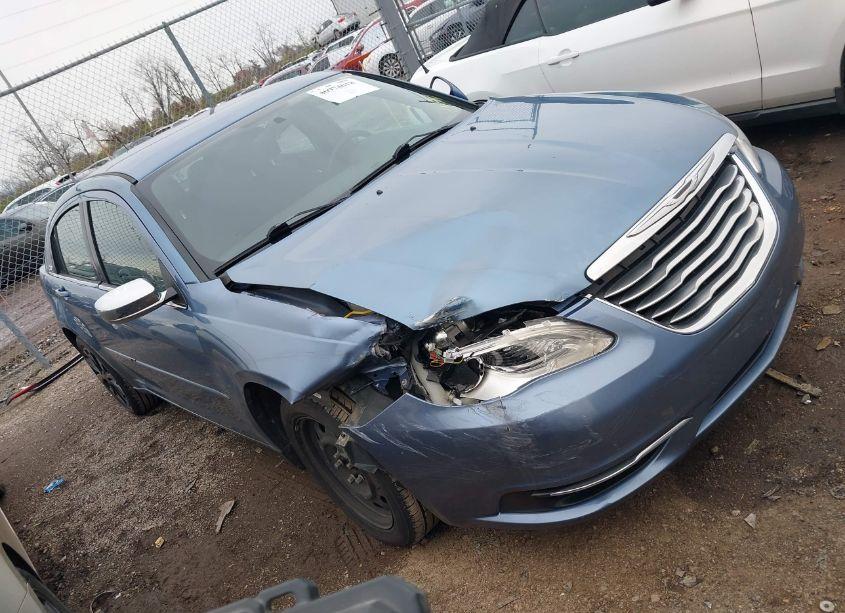 2011 Chrysler 200 LX (VIN 1C3BC4FBXBN558089) main photo