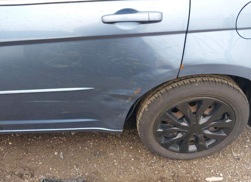 Photo 12 of 2011 Chrysler 200 LX (VIN 1C3BC4FBXBN558089)