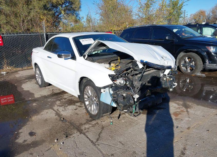 2011 Chrysler 200 LIMITED (VIN 1C3BC7EG4BN575937) main photo