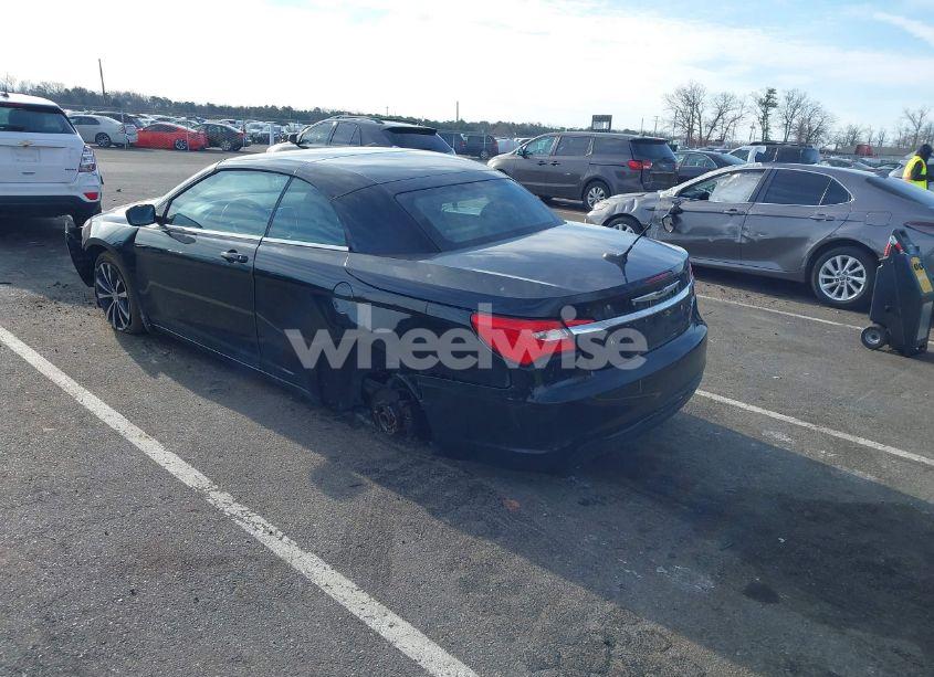 Photo 3 of 2011 Chrysler 200 S (VIN 1C3BC8EG3BN616063)