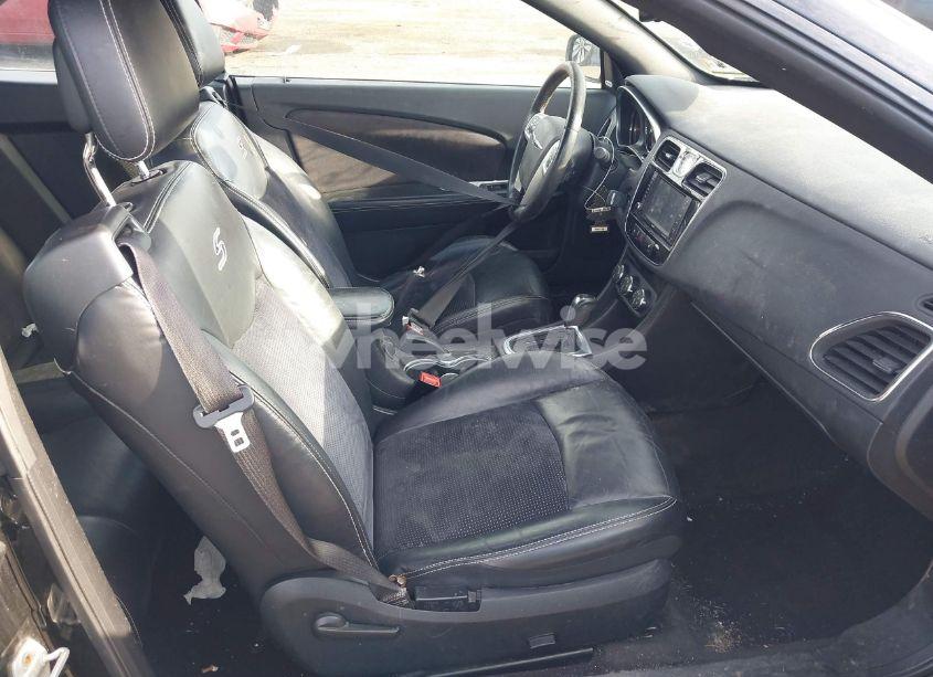 Photo 5 of 2011 Chrysler 200 S (VIN 1C3BC8EG3BN616063)