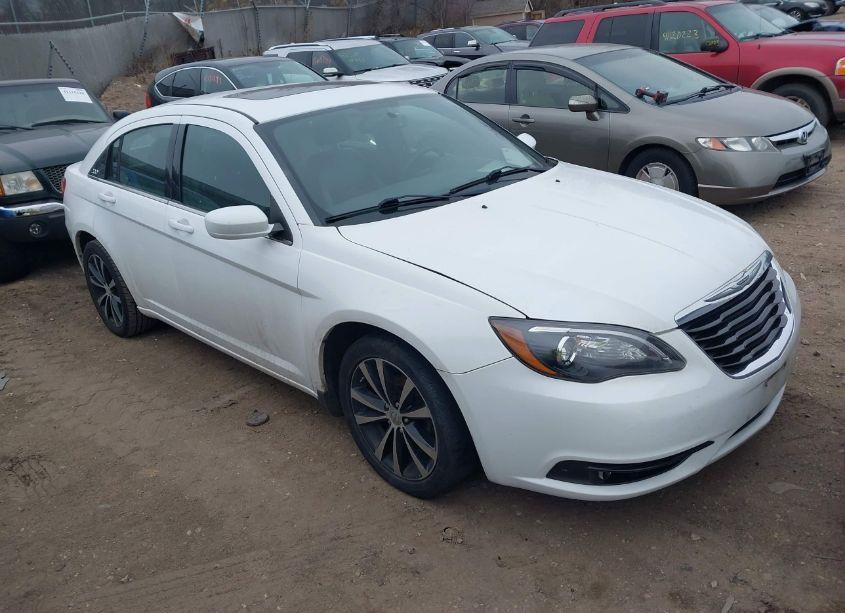 2011 Chrysler 200 S (VIN 1C3BC8FG3BN624341) main photo