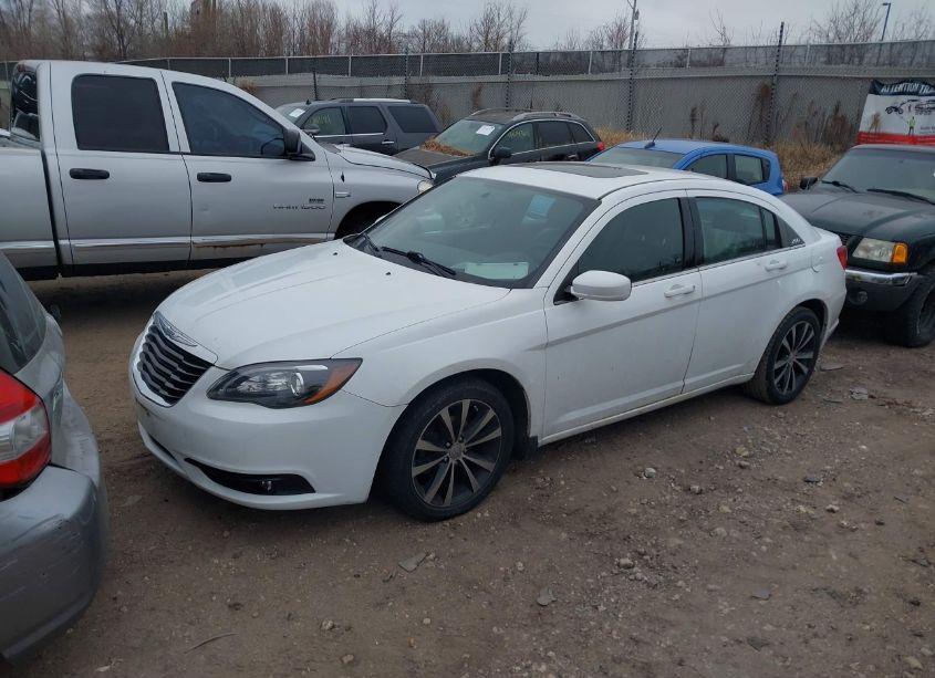 Photo 2 of 2011 Chrysler 200 S (VIN 1C3BC8FG3BN624341)
