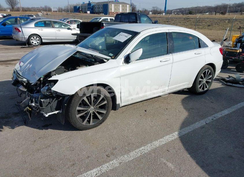 Photo 2 of 2011 Chrysler 200 S (VIN 1C3BC8FG4BN567678)